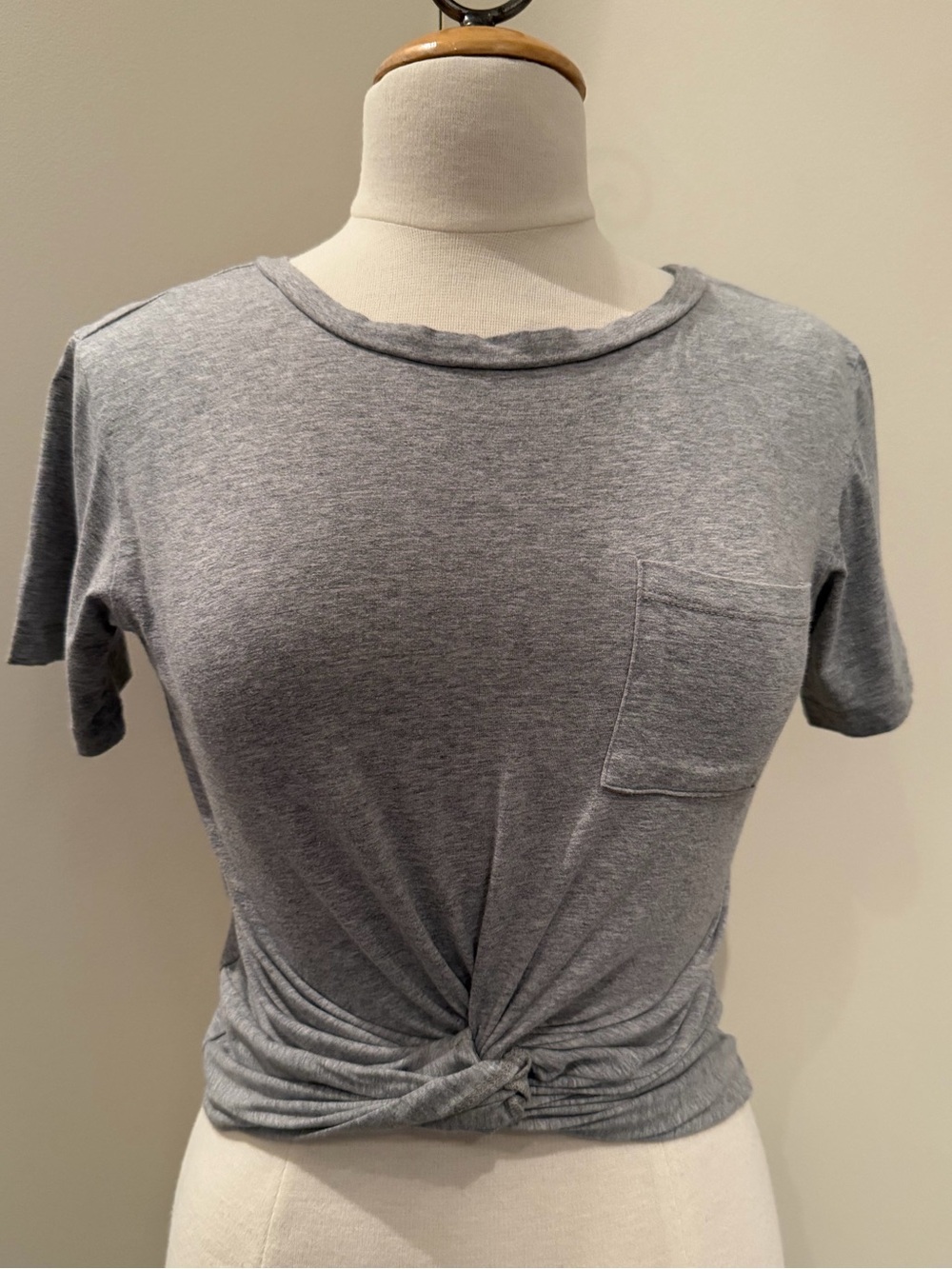 Lime Blue Knot-Front Gray Crop Tee with Pocket
